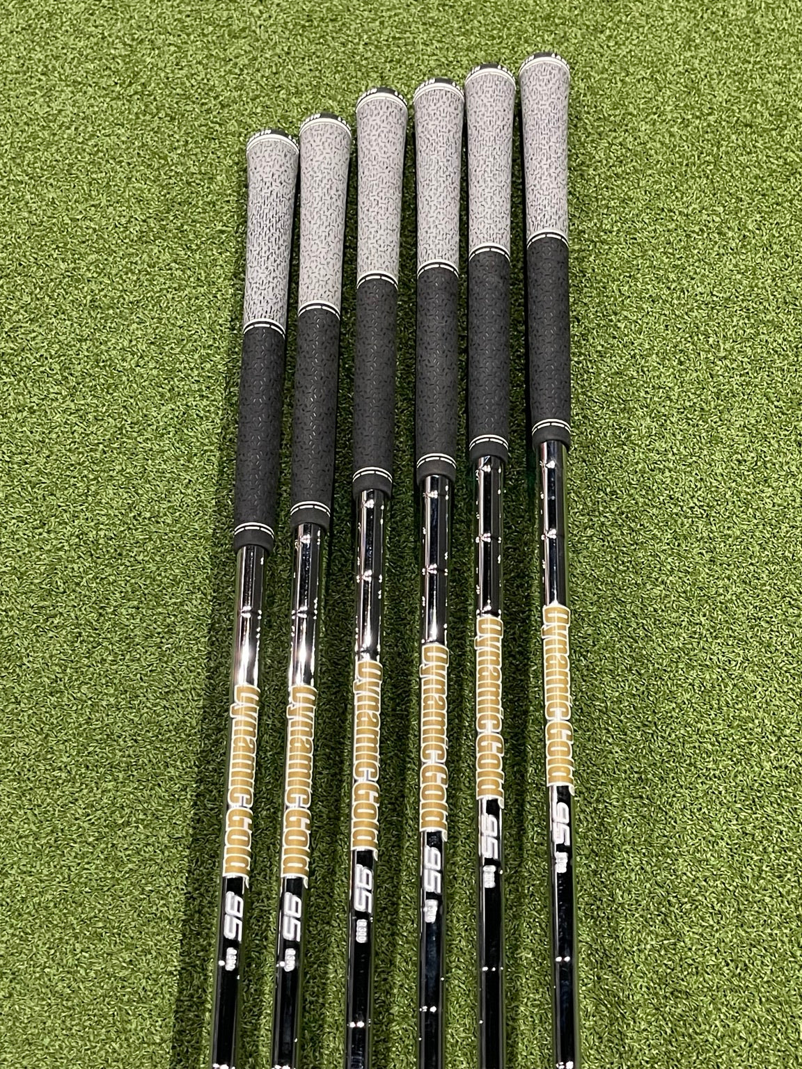 Mizuno JPX 925 Hot Metal HL Irons 5–PW – Regular Flex – Ex-Display
