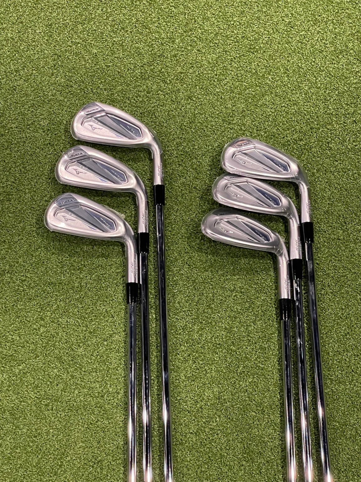 Mizuno JPX 925 Hot Metal HL Irons 5–PW – Regular Flex – Ex-Display