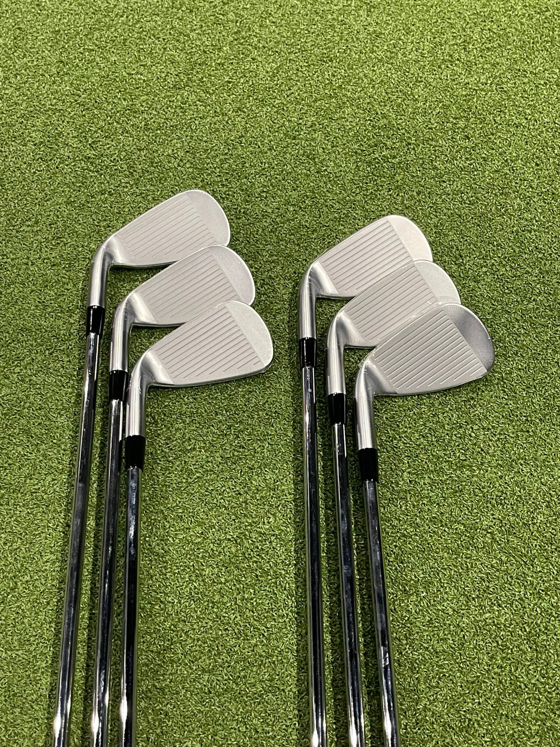 Mizuno JPX 925 Hot Metal HL Irons 5–PW – Regular Flex – Ex-Display