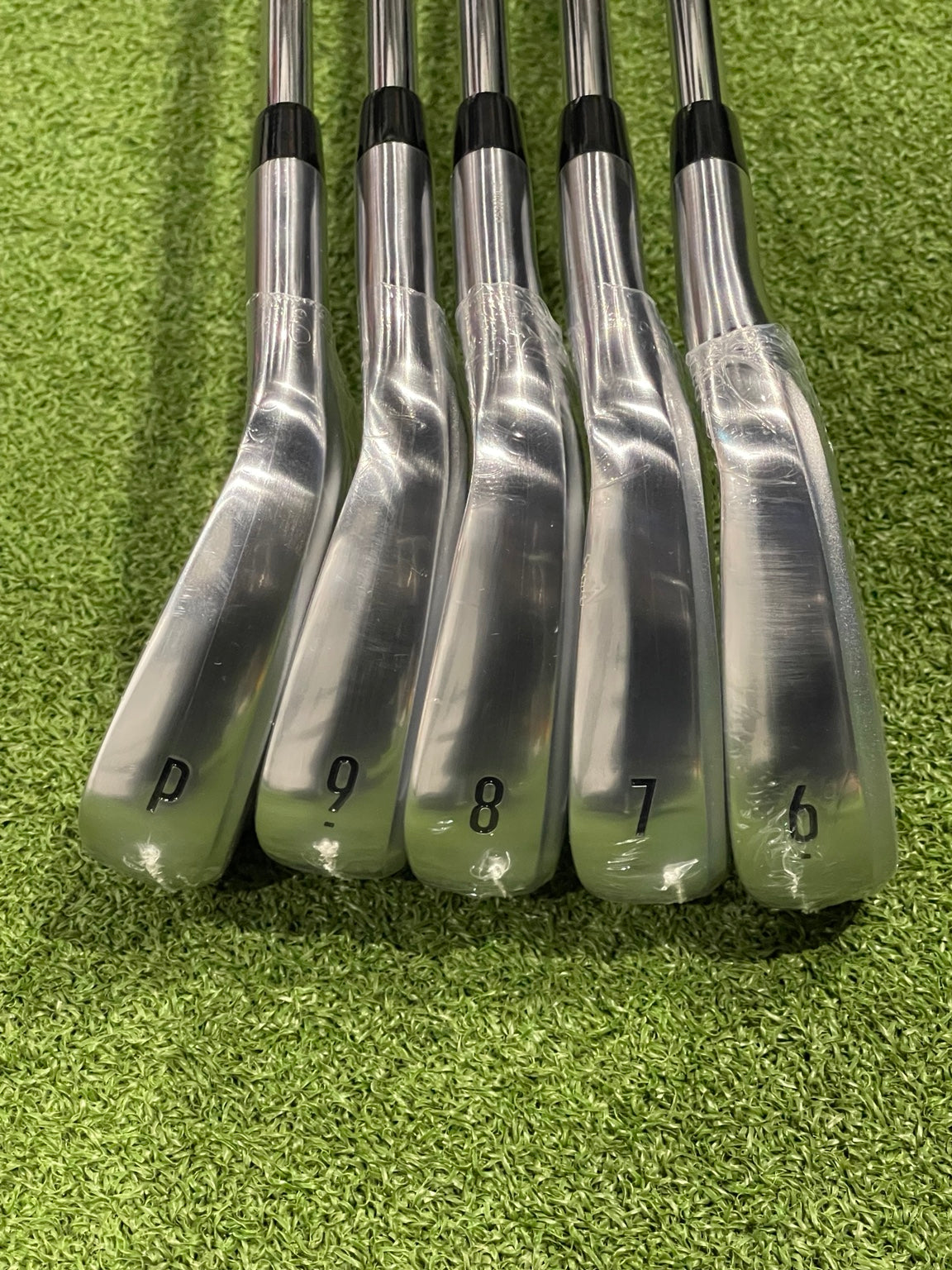 Callaway Quantum Max Irons 6–PW – Regular Flex – Ex-Display