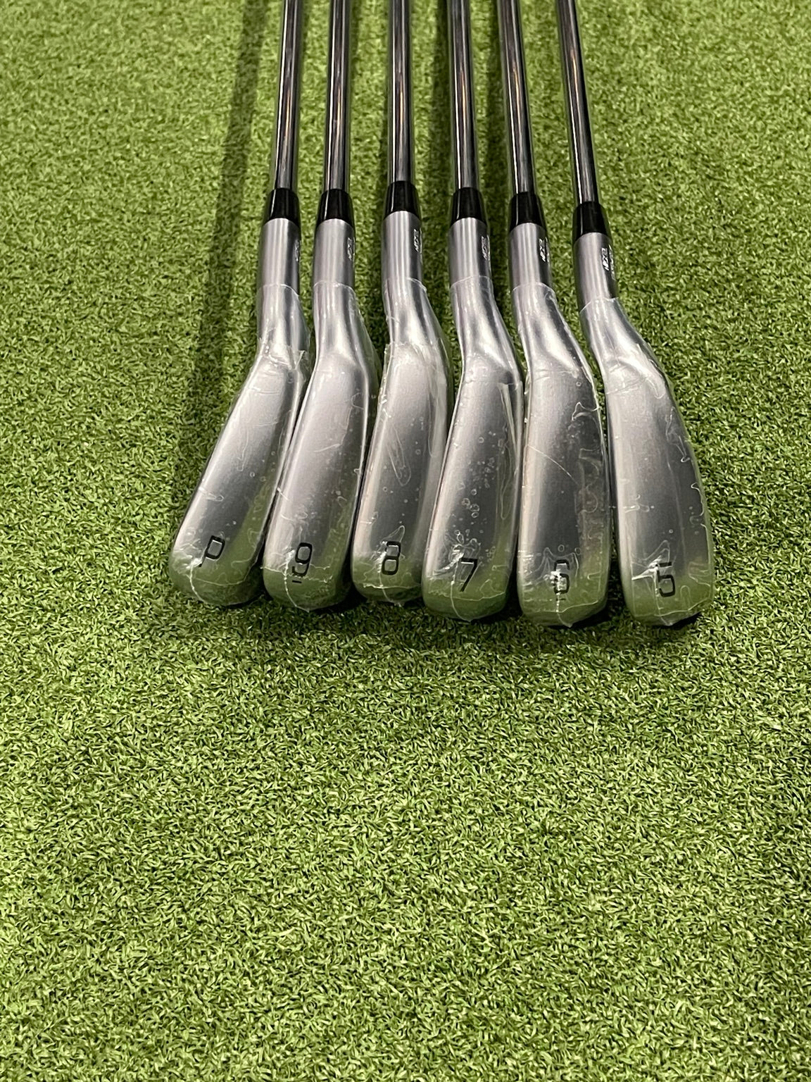 Mizuno JPX 925 Hot Metal HL Irons 5–PW – Regular Flex – Ex-Display